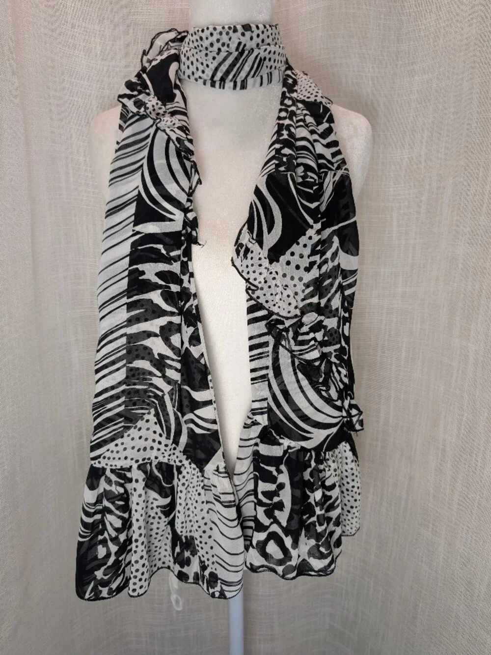 Chico's Black & White Ruffle Scarf 11